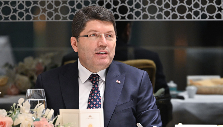 Yılmaz Tunç’tan yeni sürece ilişkin açıklama: Terörsüz Türkiye’nin şafağındayız, eğişindeyiz