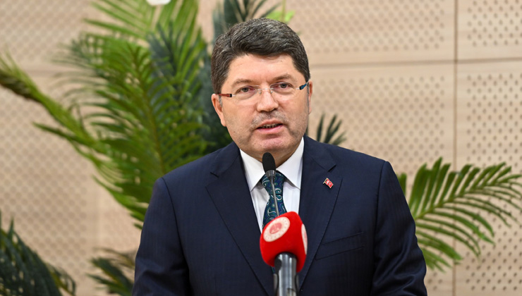 Yılmaz Tunç’tan Özgür Özel’e ‘sokak’ tepkisi: Suçlamalara cevap verilecek yer sokaklar değil, tarafsız yargıdır