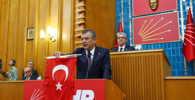 Özgür Özel’den 23 Nisan paylaşımı: “Kurduğumuz her hayalde onun izi var”