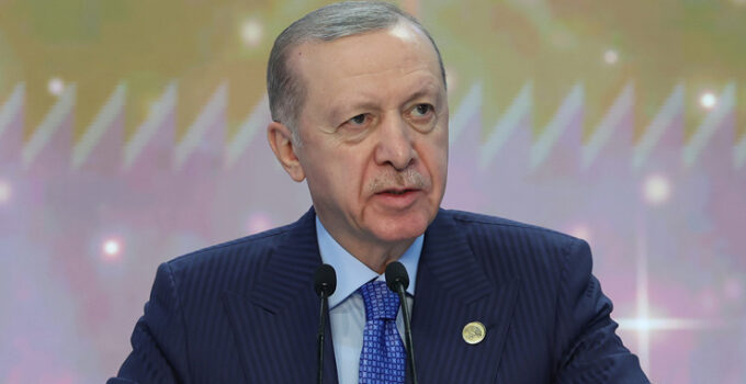 Cumhurbaşkanı Erdoğan, CHP’yi hedef aldı: “Muhalefet, Batı’ya yalvarıyor; biz itibarımızı artırmaya çalışıyoruz”