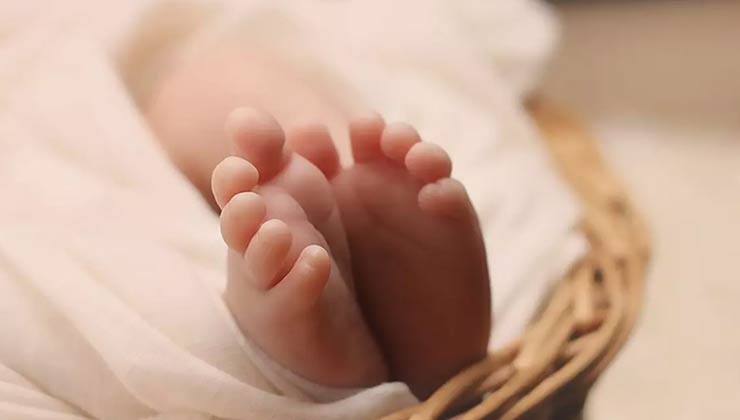 Karaman’da kan donduran olay! 14 yaşındaki kız çocuğu tuvalette doğurup çöpe attı