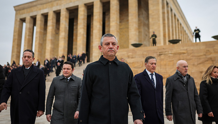 Özgür Özel’den Anıtkabir’de açıklama: Şuurunu kaybetmiş bir iktidarla karşı karşıyayız