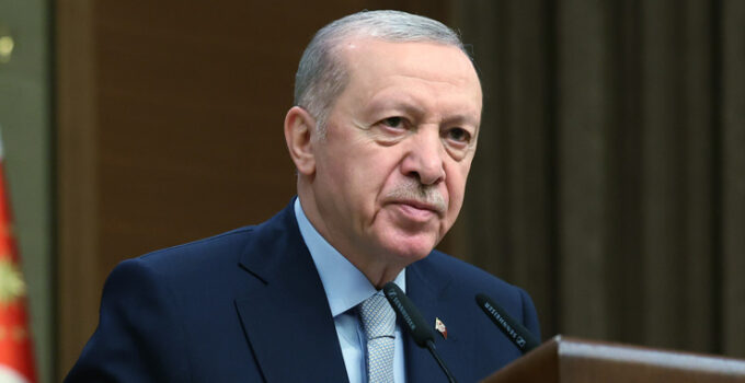 Cumhurbaşkanı Erdoğan’dan ‘yeni anayasa’ açıklaması: “10 hukukçu arkadaşımı görevlendirdim”