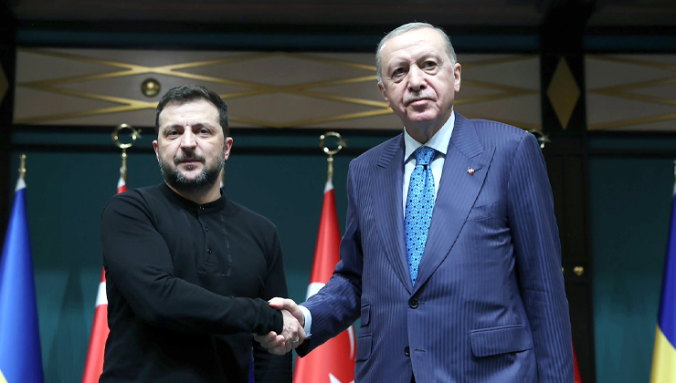 Cumhurbaşkanı Erdoğan, Ukrayna Devlet Başkanı Zelenski ile telefonda görüştü: Zelenski’den Erdoğan’a övgüler