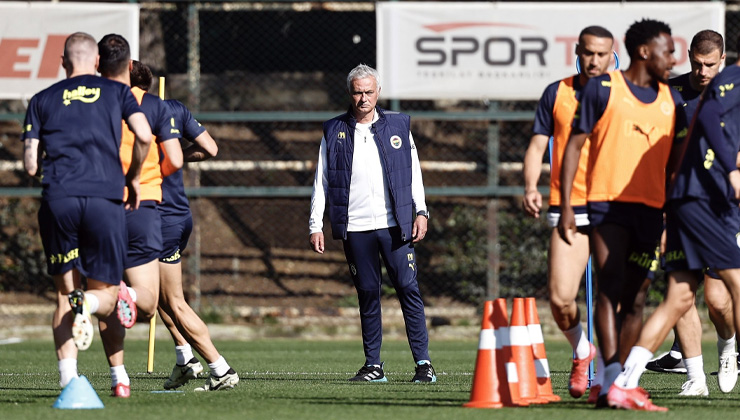 Fenerbahçe’de kalacak ve gidecek oyuncular belli oldu