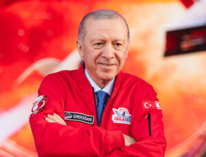 Cumhurbaşkanı Erdoğan, KKTC’de konuştu: Kıbrıs Türklerinin başörtüsüyle uğraşırsan karşında bizi bulursun