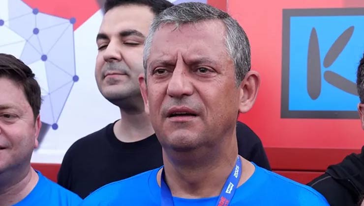 CHP Genel Başkanı Özgür Özel’den pankart soruşturmasına tepki: Cürmü kadar yer yakar