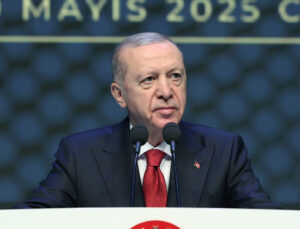 Cumhurbaşkanı Erdoğan, Özgür Özel’i hedef aldı: Kimse muhalefet bahanesiyle ülkesini yabancılara şikâyet edemez
