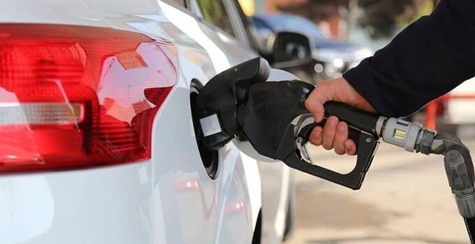 Petrolde fiyatlar tepetaklak! Bir zam daha geldi
