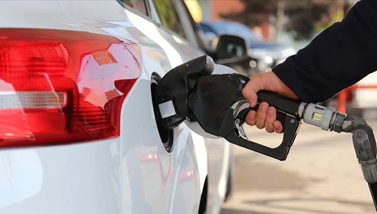 Petrolde fiyatlar tepetaklak! Bir zam daha geldi
