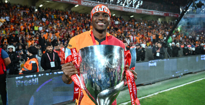 Galatasaray’da Victor Osimhen gelişmesi: Takımda kalmak istediğini söylemiş