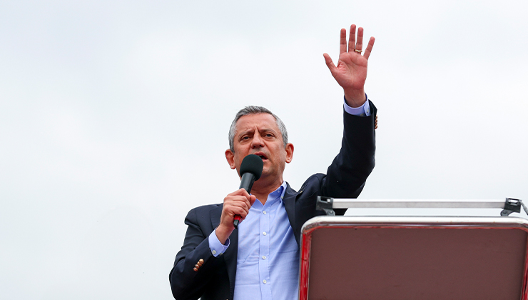 Özgür Özel’den İzmir’deki anlaşmaya ilişkin açıklama: Herhangi bir emekçi kardeşim üzüldüyse hakkını helal etsin