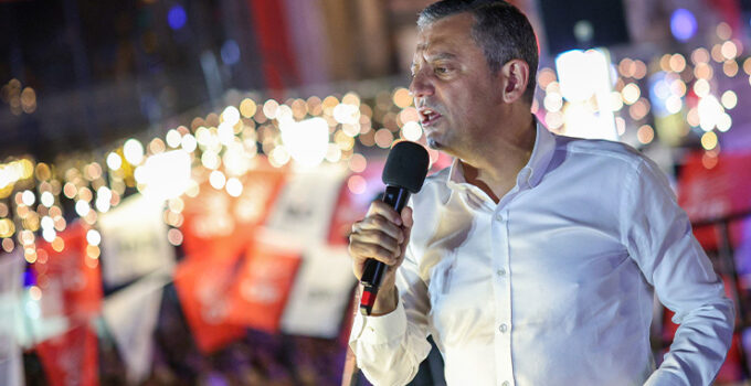 Özgür Özel, “Özgür Gazze Mitingi”nde konuştu: İsrail ile ticareti sürdürenlerin sahtelikleri yüzlerinden akıyor