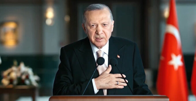 Cumhurbaşkanı Erdoğan, CHP’yi yerden yere vurdu: Bırakın Türkiye’yi yönetmeyi, üç beş belediyeyi bile şaibesiz yönetemiyorlar