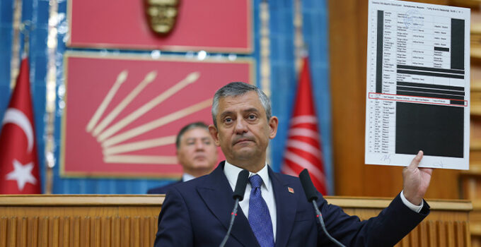 Özgür Özel, İmamoğlu dönemi öncesi İBB tarafından Akın Gürlek’e araç tahsis edildiğini açıkladı